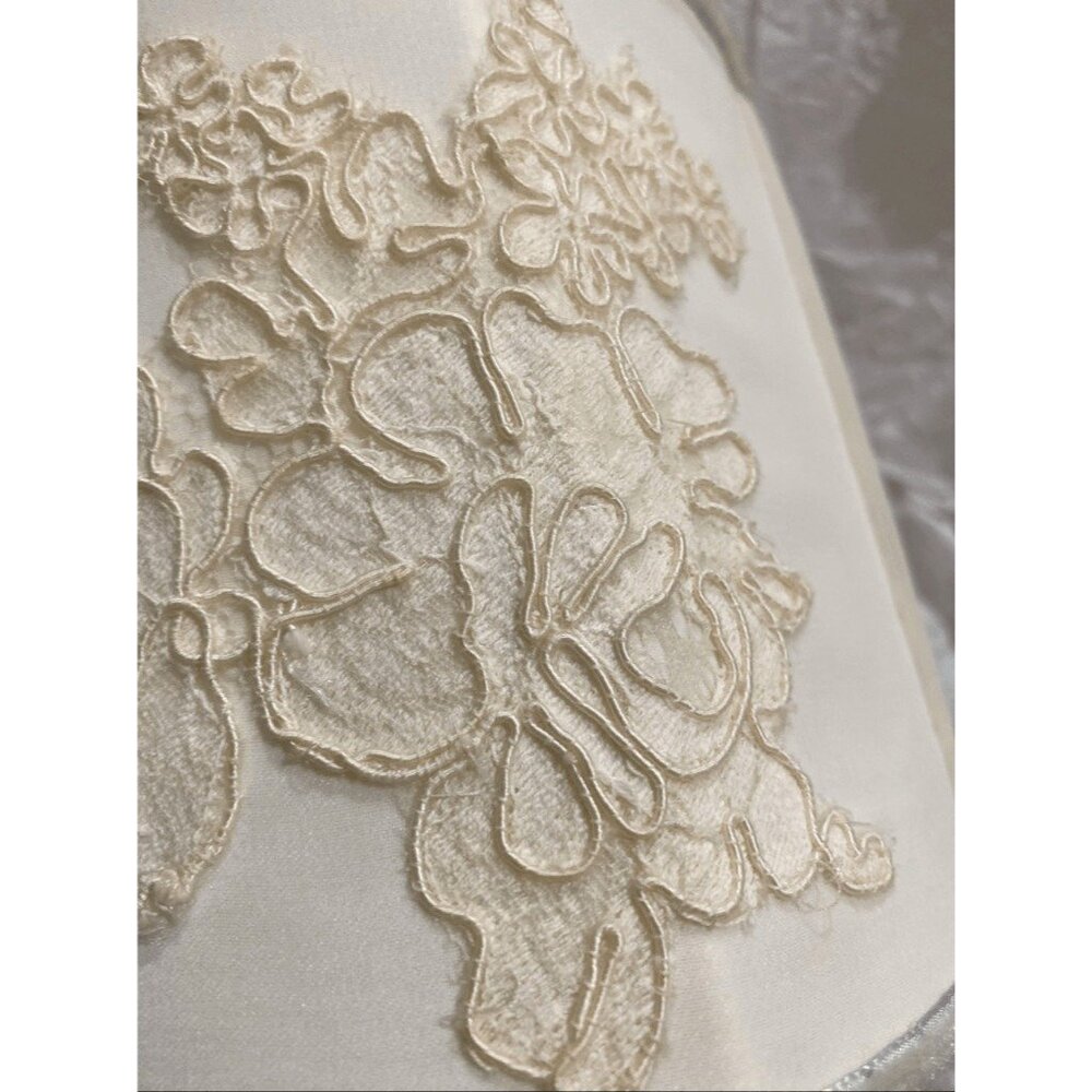Vintage Floral Disign Lamp Shade Lace Embossed - Picture 2 of 5